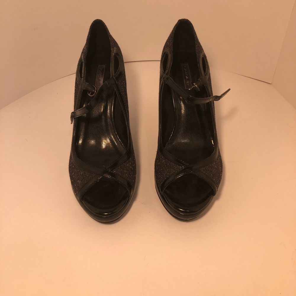 Tahari black high heels dress up are go out size 7